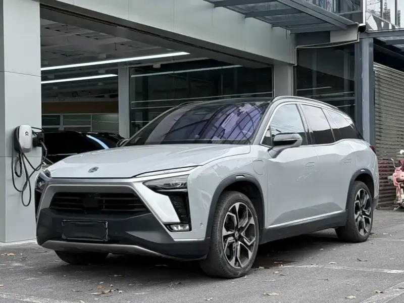 NIO ES8