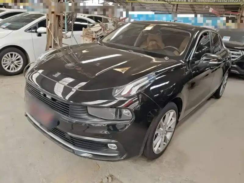Lynk & Co 03