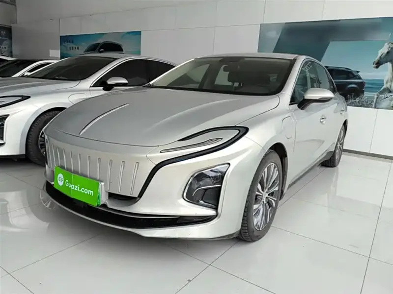 Hongqi E-QM5