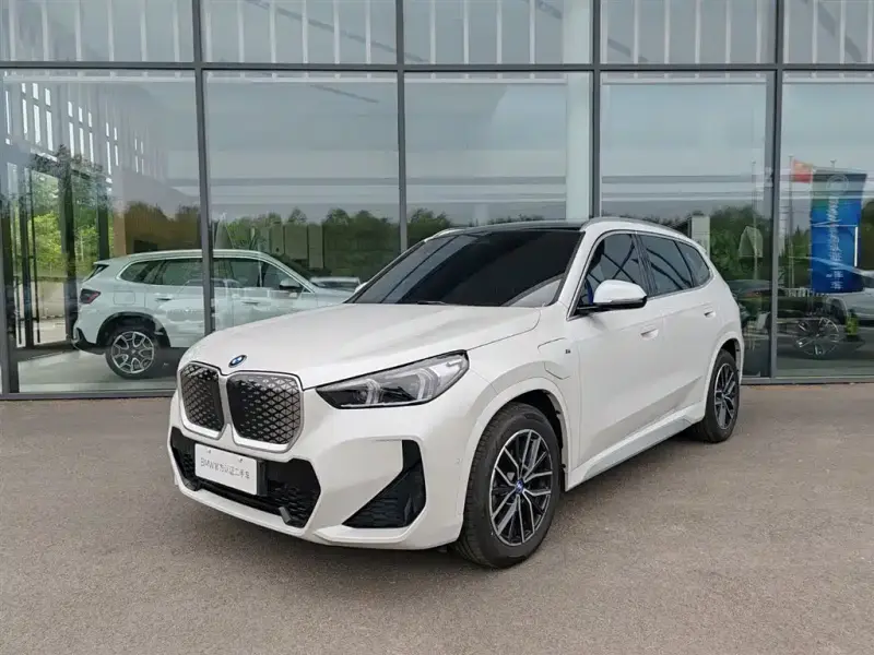 BMW iX1