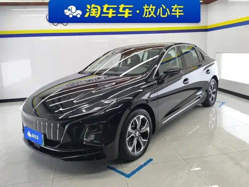 Hongqi E-QM5