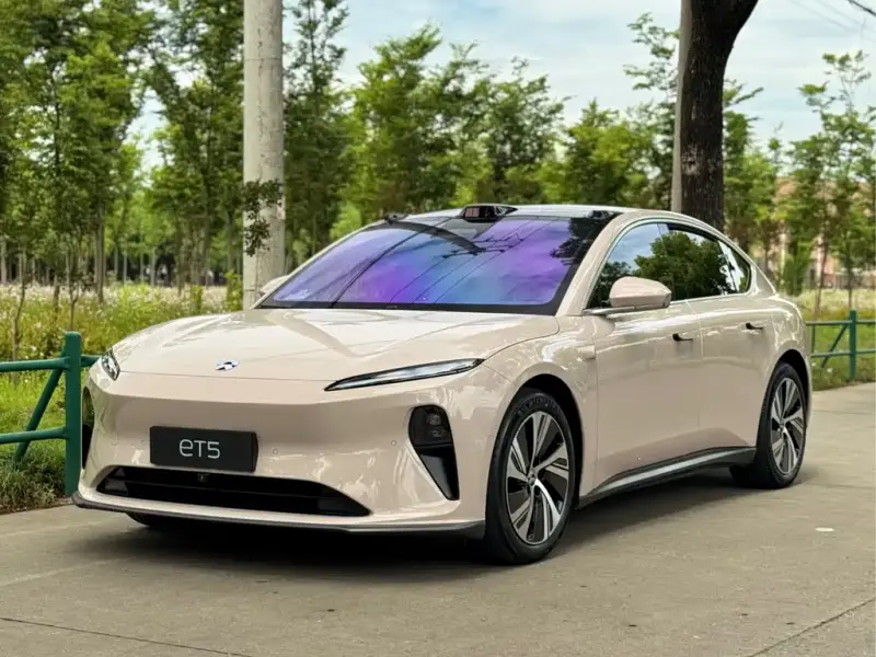 NIO ET5