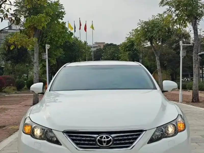 Toyota Reiz