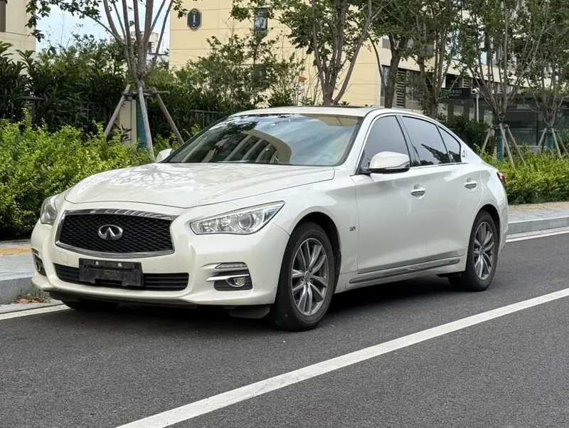 Infiniti Q50L