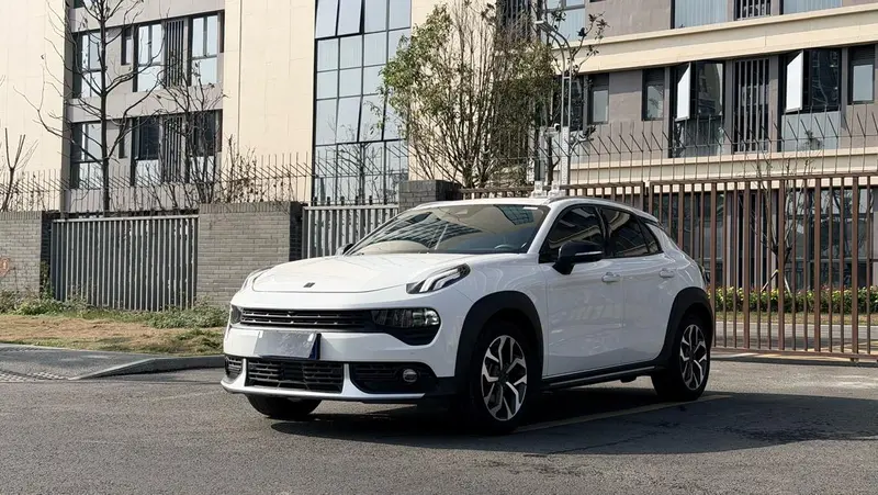 Lynk & Co 02