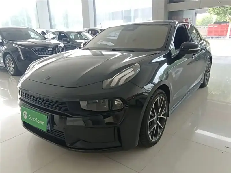 Lynk & Co 03