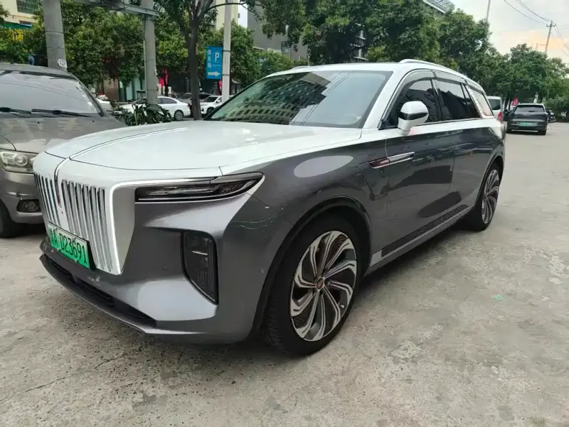 Hongqi E-HS9