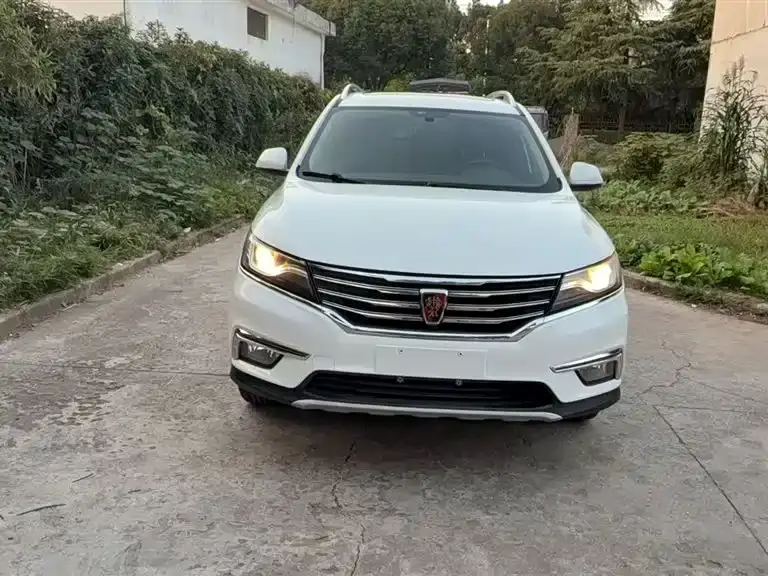 Roewe MG HS (RX5)