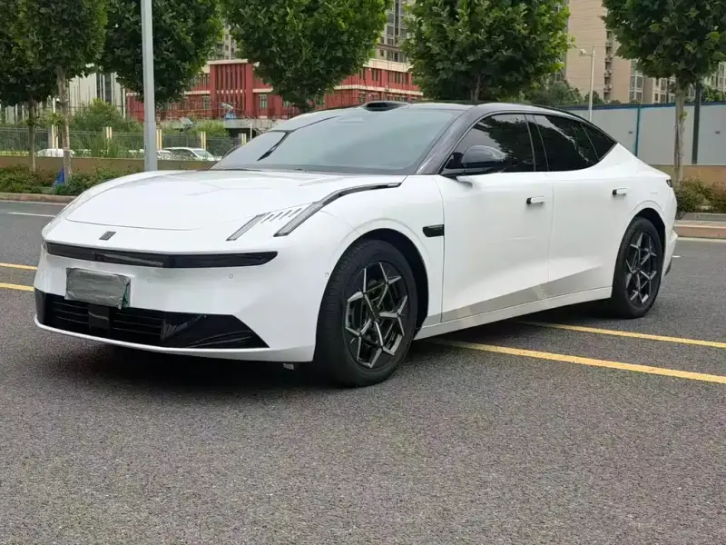 Lynk & Co 10