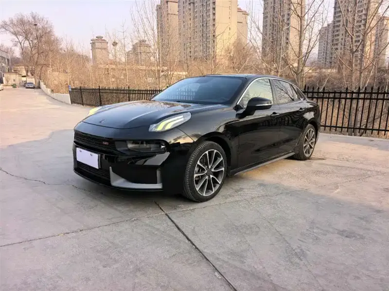 Lynk & Co 03