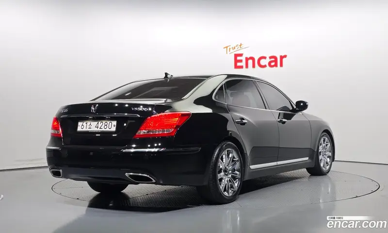 Hyundai Equus