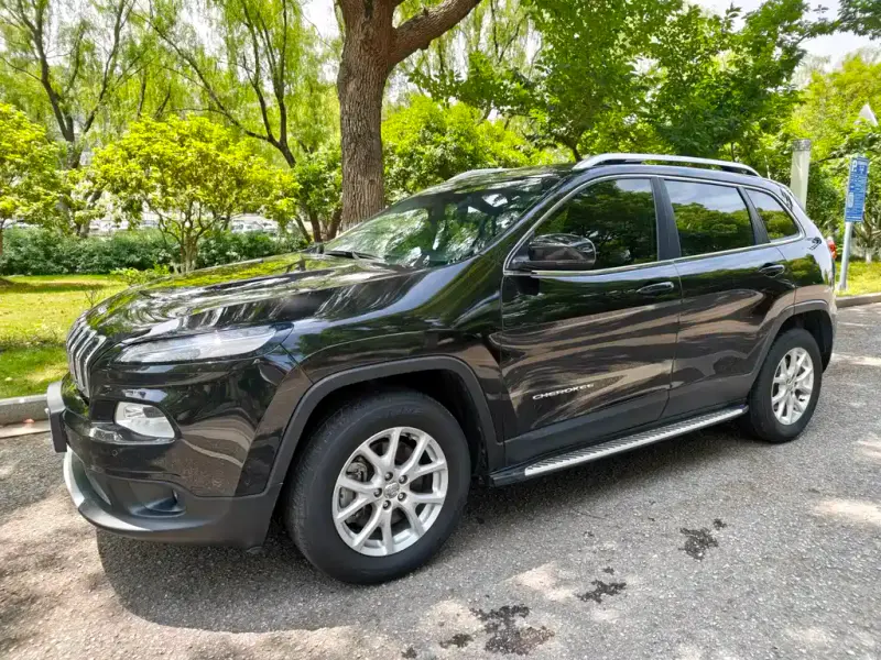 Jeep Cherokee