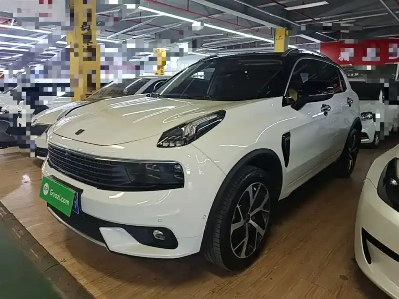 Lynk & Co 01