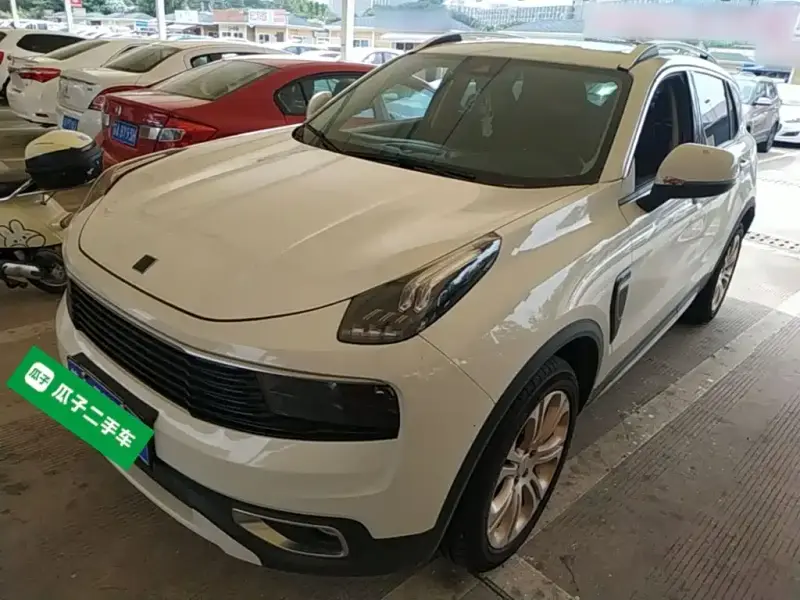 Lynk & Co 01