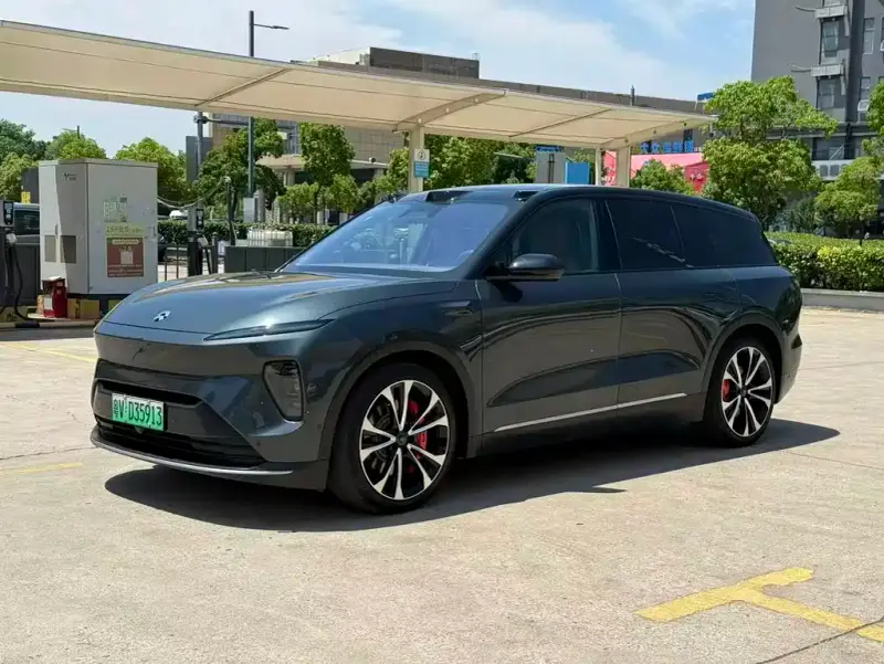 NIO ES8
