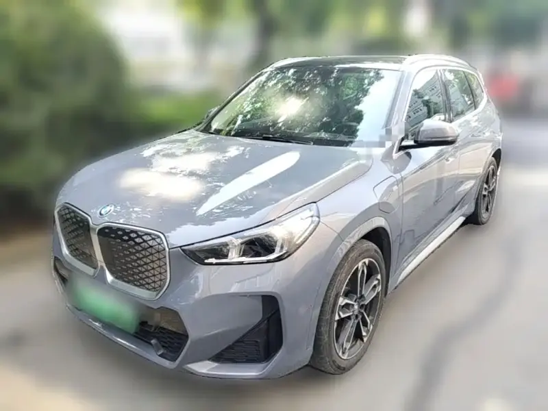 BMW iX1
