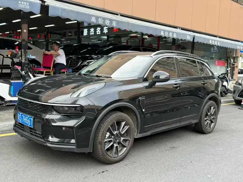 Lynk & Co 01