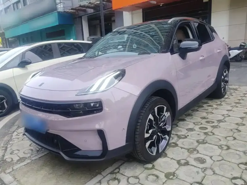 Lynk & Co 06