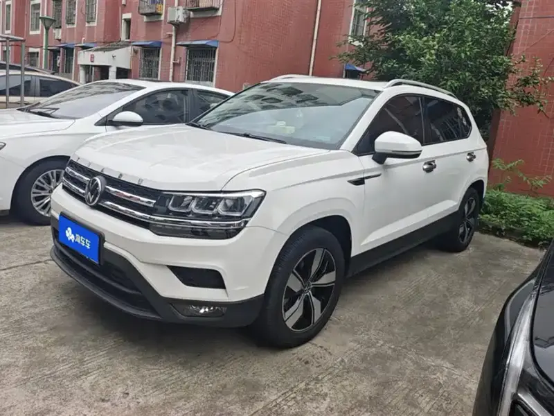 Volkswagen Tharu