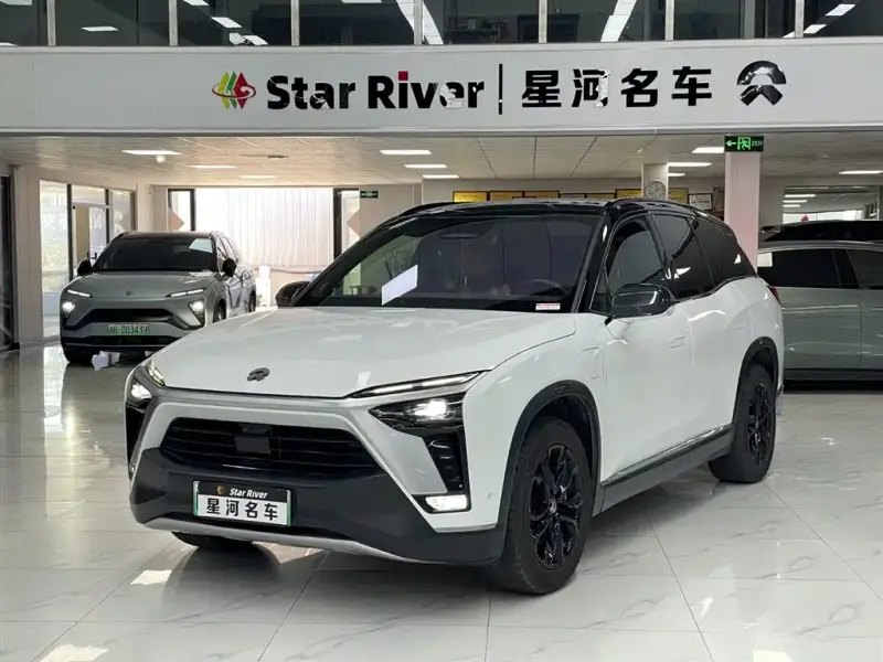 NIO ES8