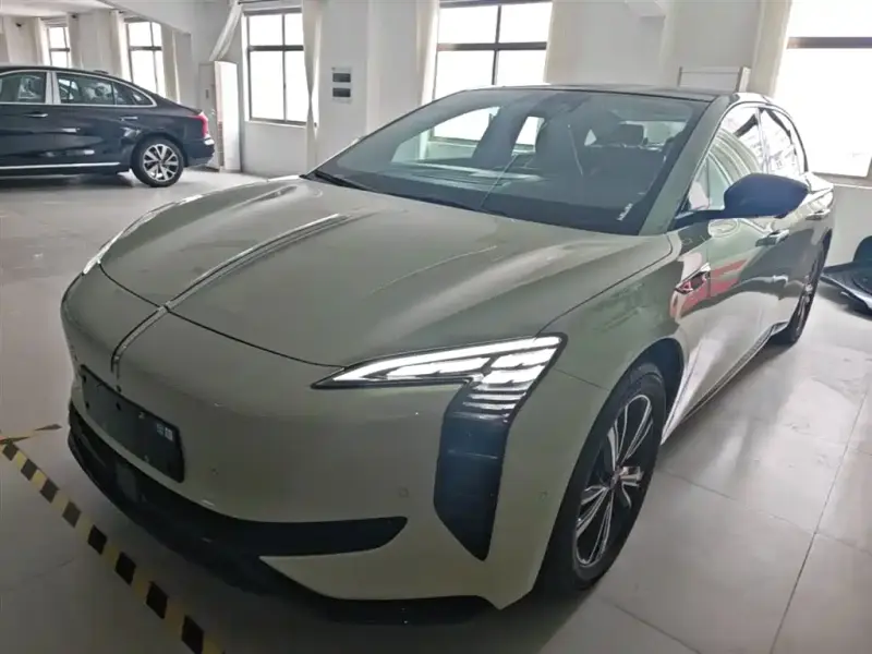Hongqi EH7