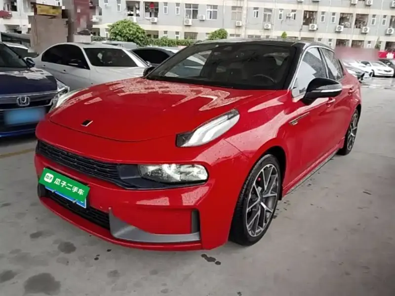 Lynk & Co 03