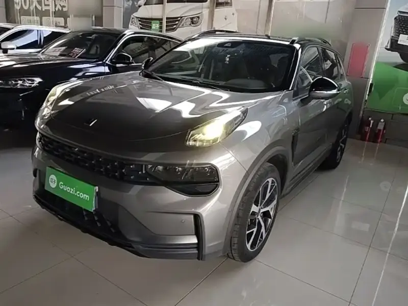 Lynk & Co 01