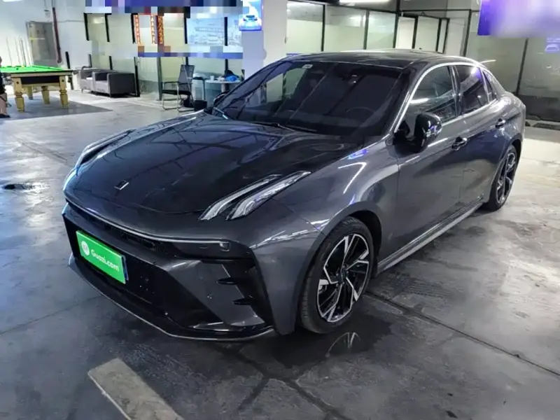 Lynk & Co 03
