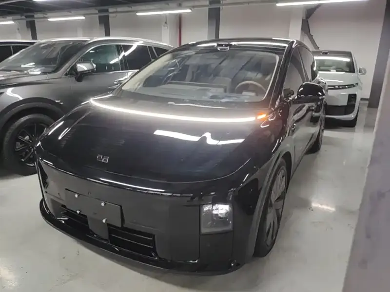 Li Auto i8