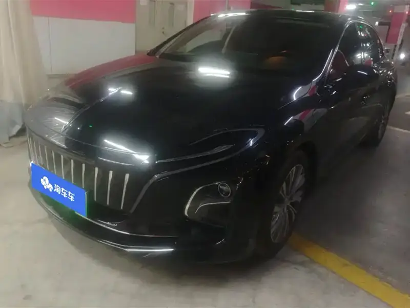 Hongqi E-QM5