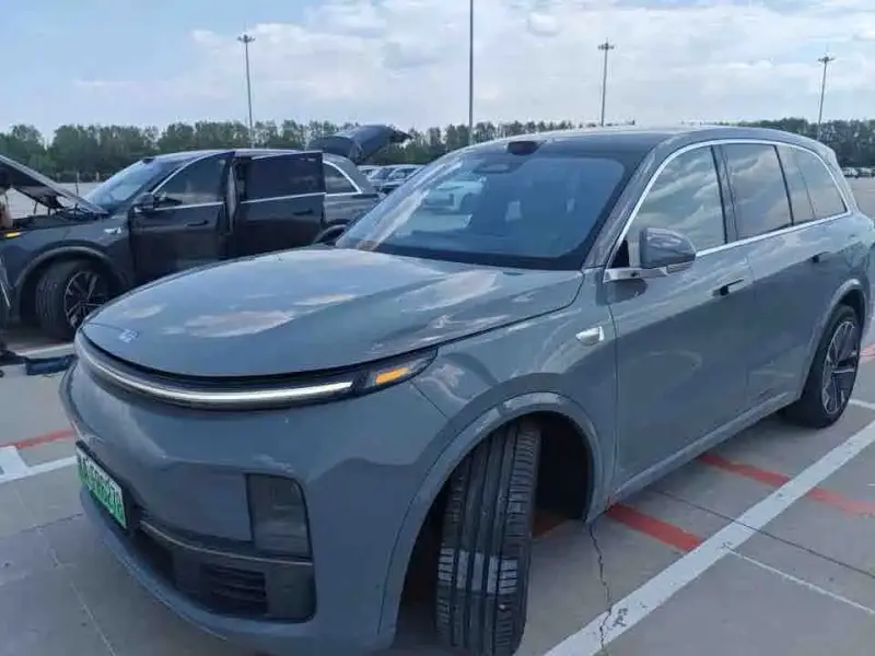 Li Auto L8
