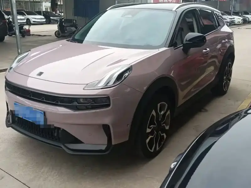 Lynk & Co 06