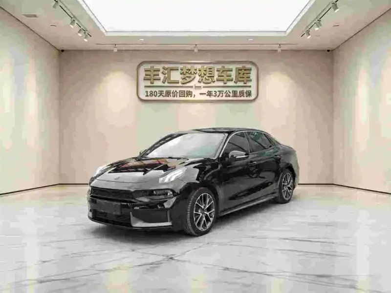 Lynk & Co 03
