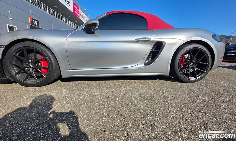 Porsche 718