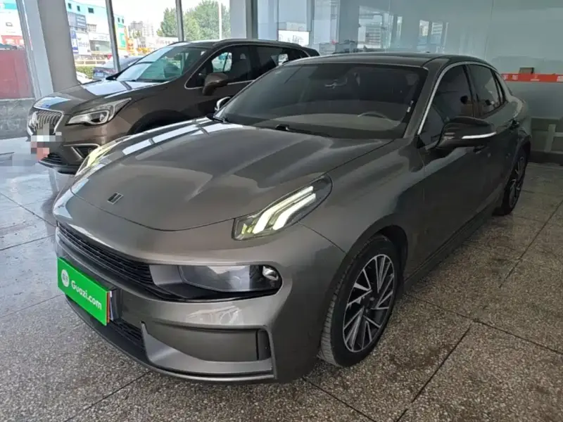 Lynk & Co 03