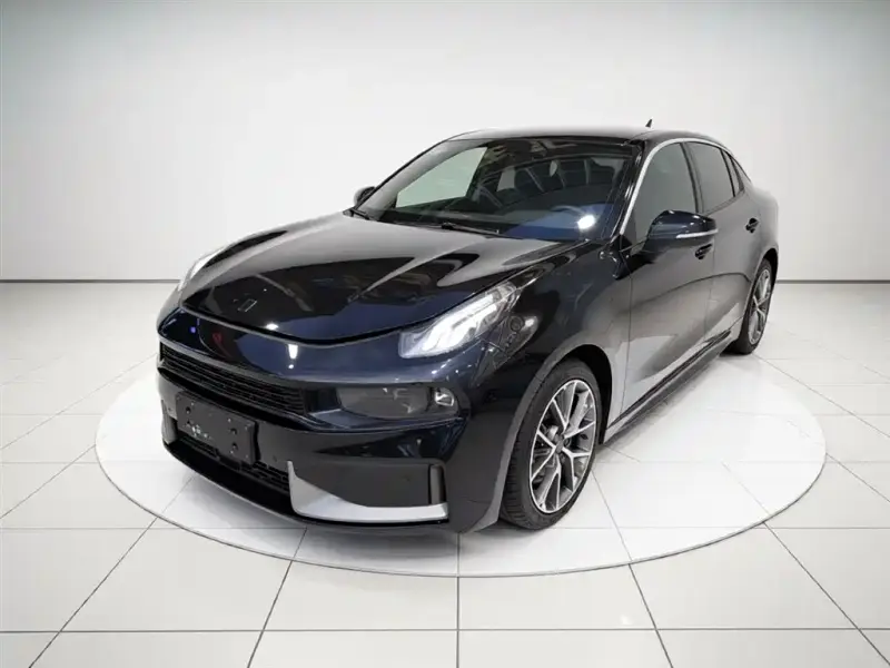 Lynk & Co 03