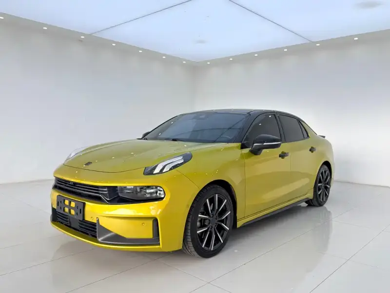 Lynk & Co 03