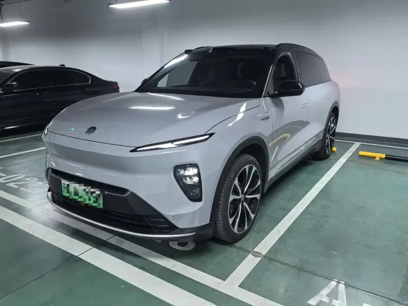 NIO ES8