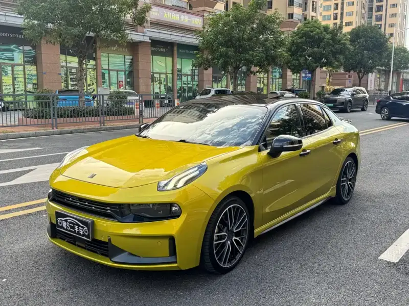 Lynk & Co 03
