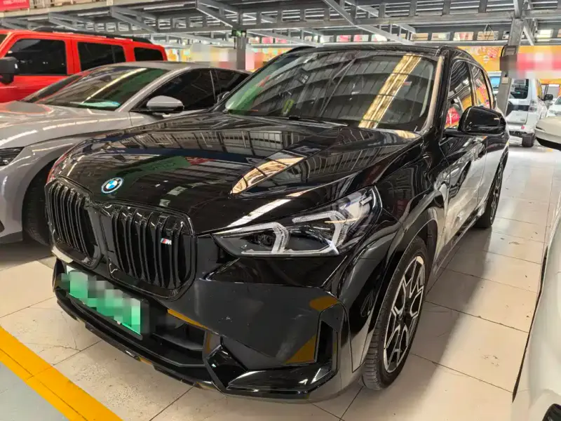 BMW iX1