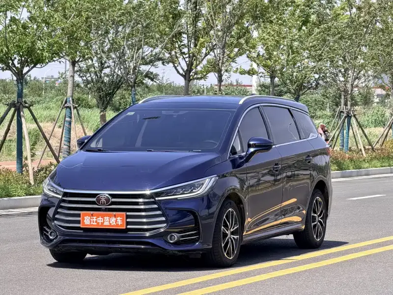 BYD MAX