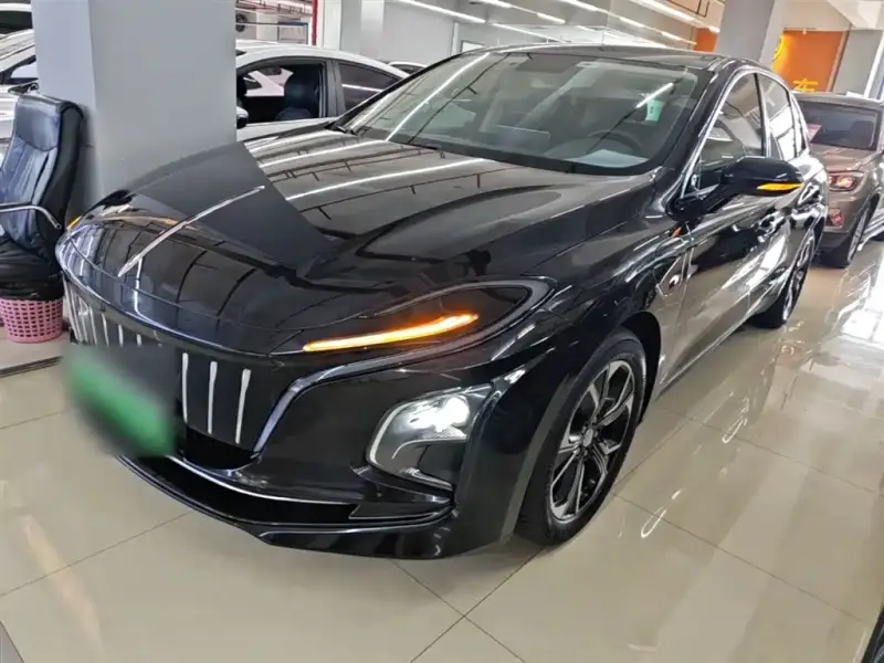Hongqi E-QM5