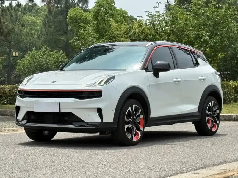 Lynk & Co 06
