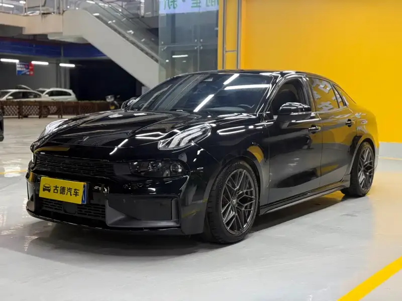 Lynk & Co 03