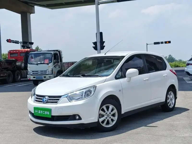 Venucia R50
