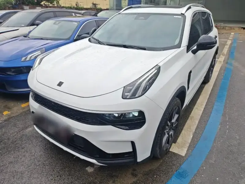 Lynk & Co 01