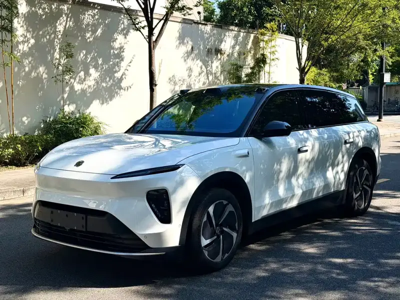 NIO ES8