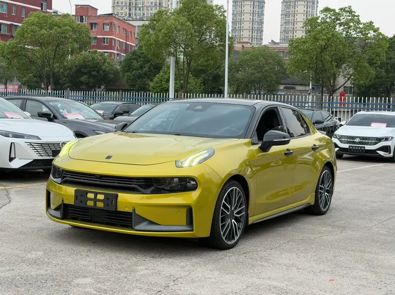 Lynk & Co 03