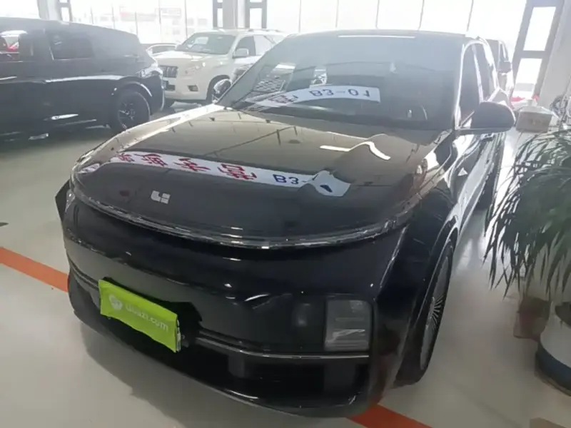 Li Auto L8