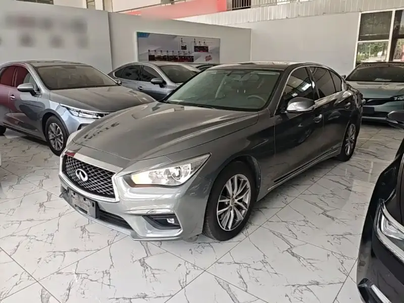 Infiniti Q50L